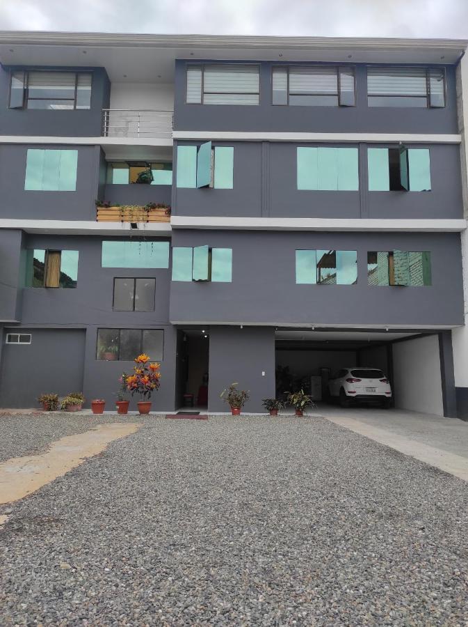 Hostal Los Lirios Loja Eksteriør billede