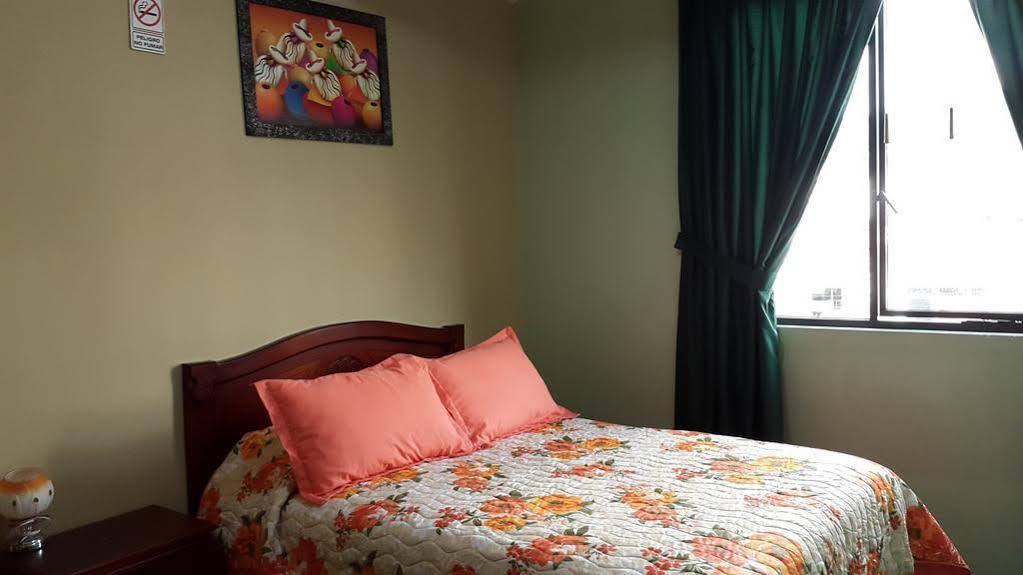 Hostal Los Lirios Loja Eksteriør billede