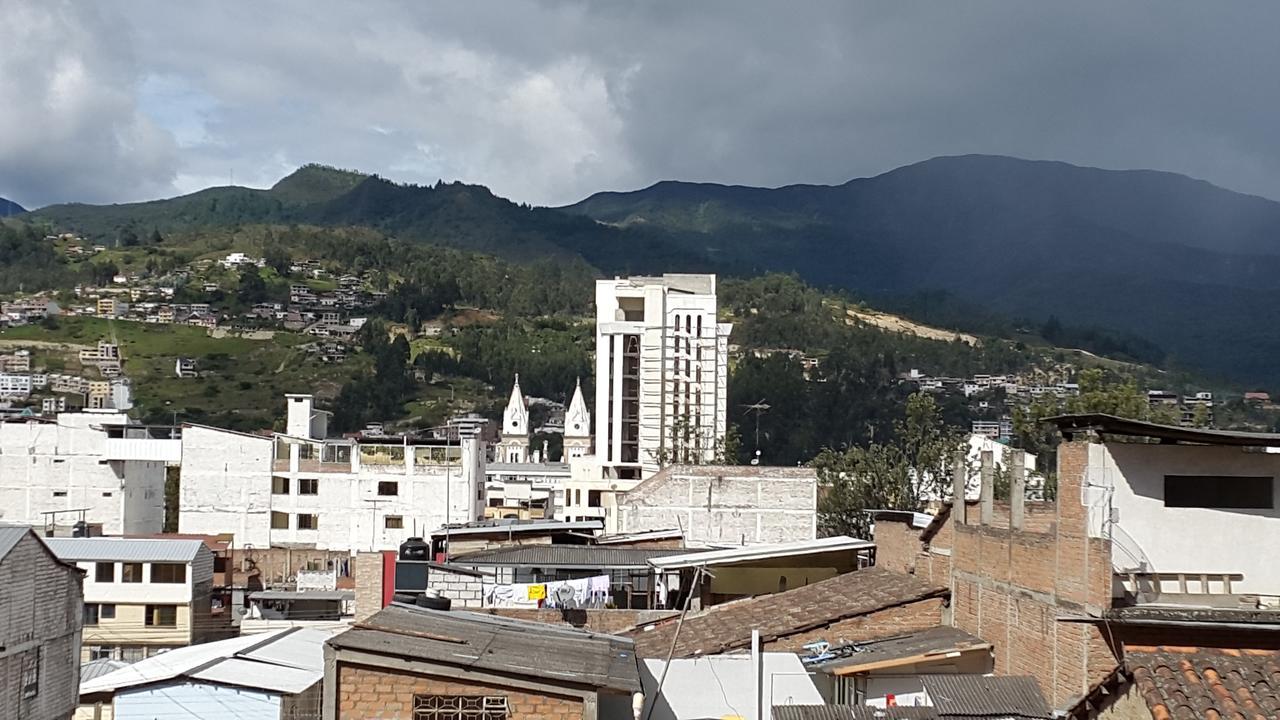 Hostal Los Lirios Loja Eksteriør billede