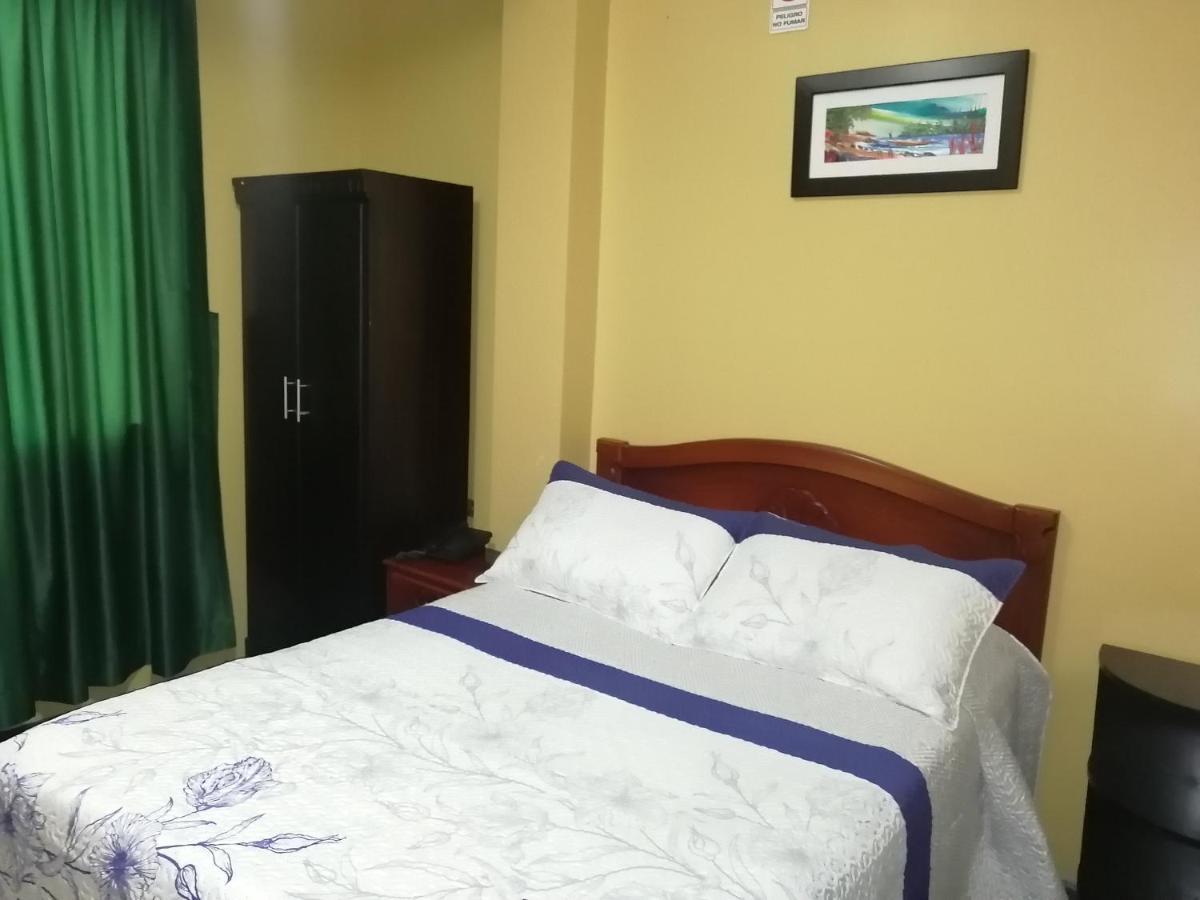 Hostal Los Lirios Loja Eksteriør billede