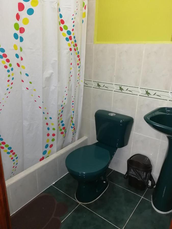 Hostal Los Lirios Loja Eksteriør billede